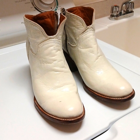 LUCCHESE ERIKA distressed BOOTIES, SIZE 9B - Picture 10 of 12